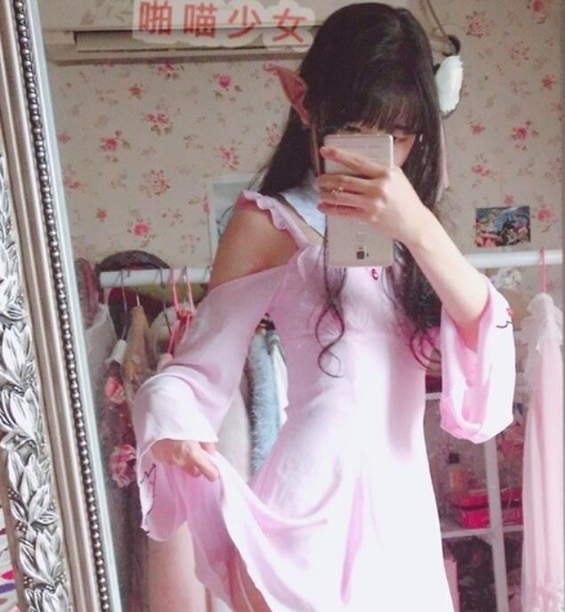 Venus-深受宅男喜爱的微博红人小女神-啪喵少女露脸