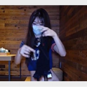 清纯反差女神-Cola酱黑丝网连体衣大长腿24分钟视频